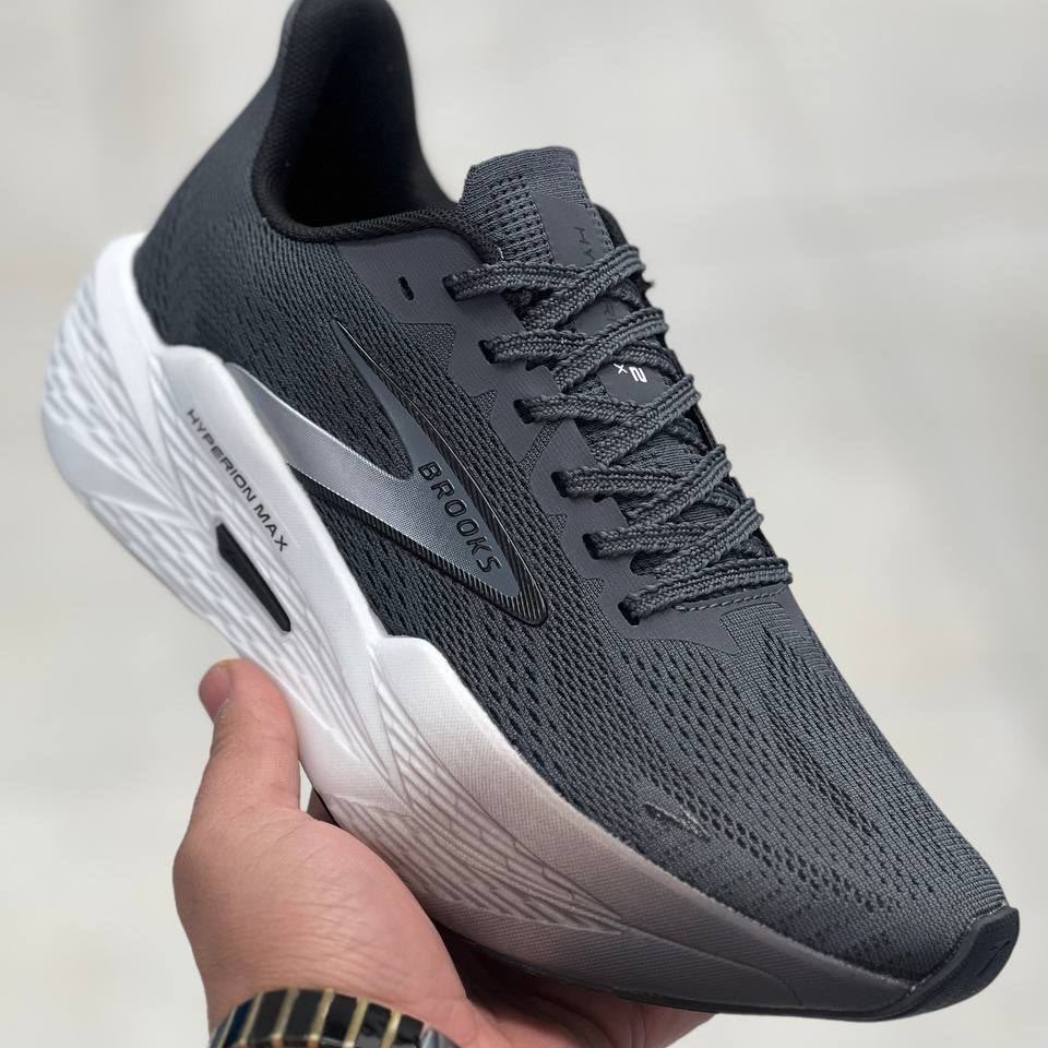 maisonsneaksn's tweet photo. Prix 🏷️ 25000fr https://t.co/uaAKeV6vJu