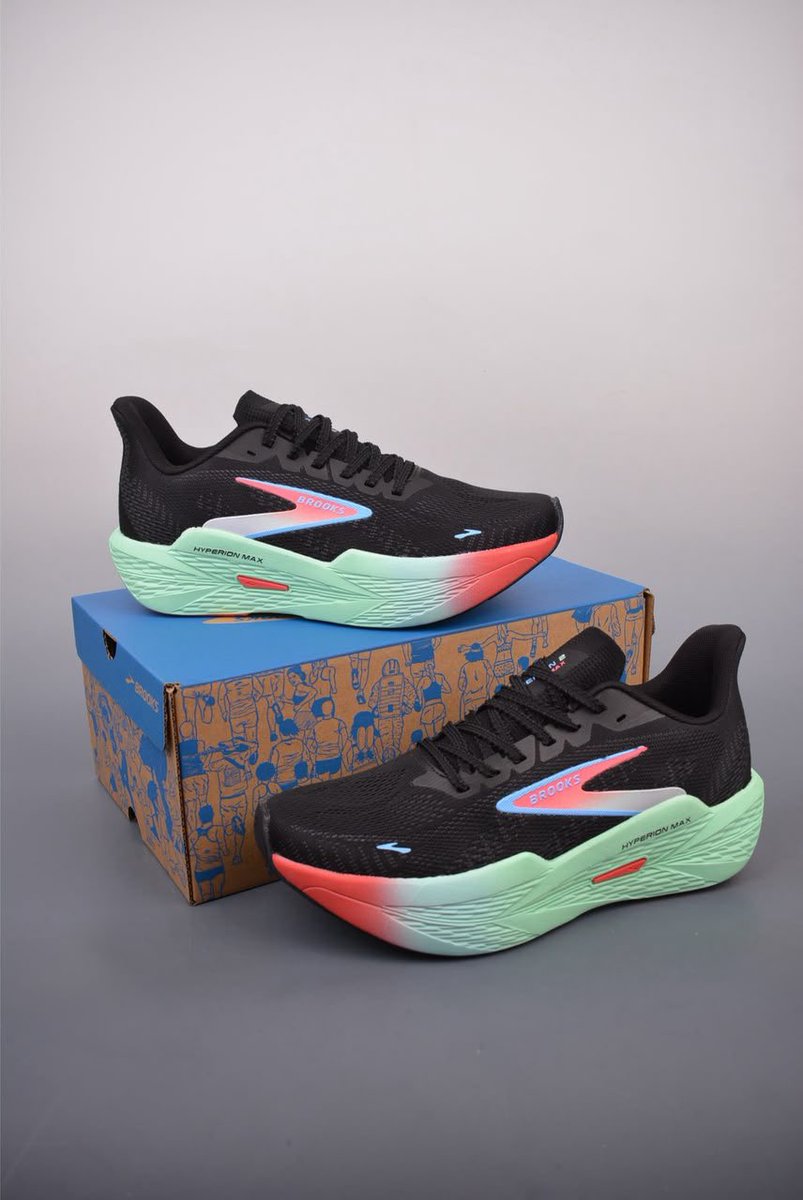 maisonsneaksn's tweet photo. Prix 🏷️ 25000fr https://t.co/uaAKeV6vJu