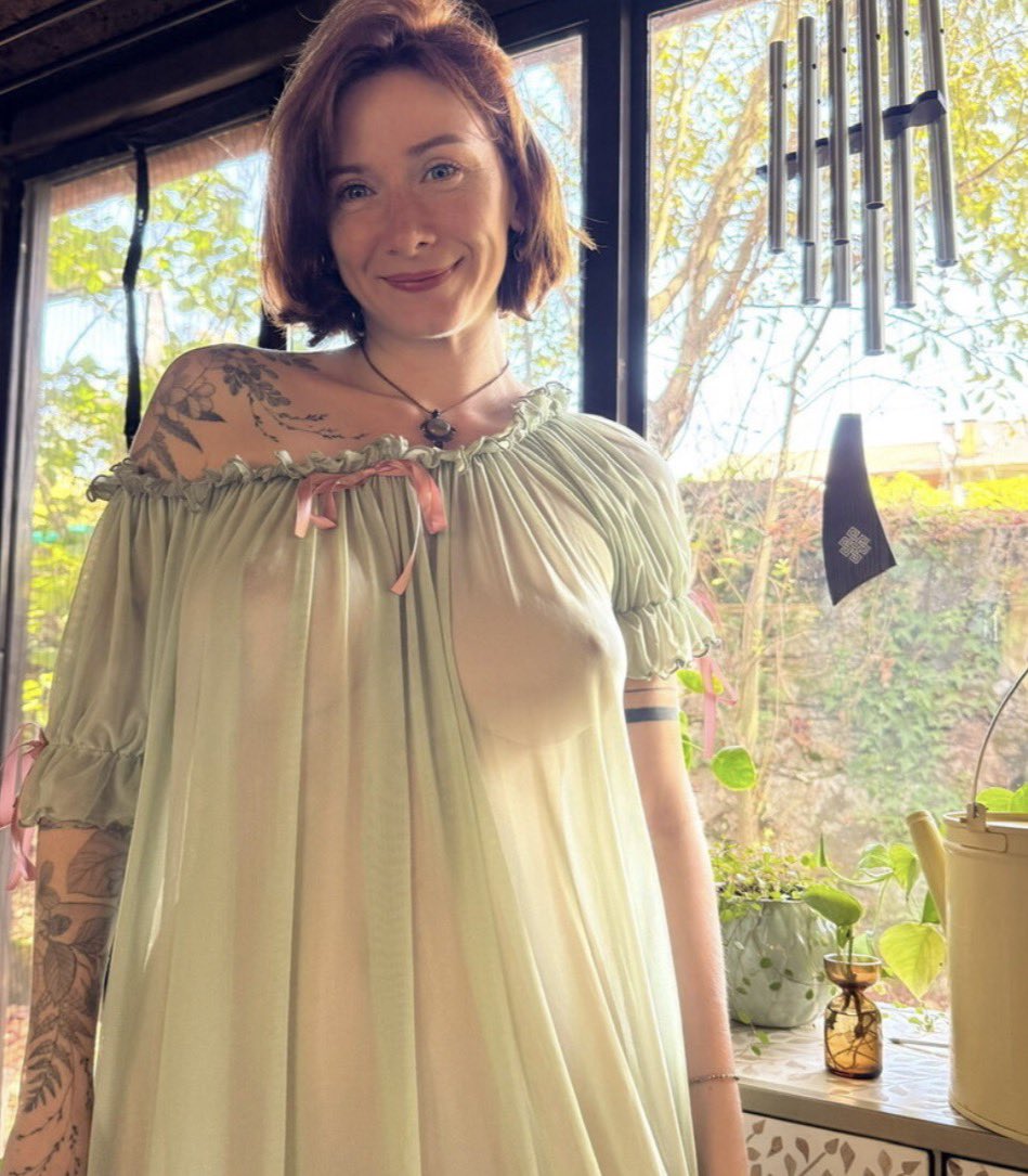 alice__i1's tweet photo. 57yo and single.. 😕

I'll Probably be ignored, but Hi 💔 https://t.co/CtR7cmwq9W