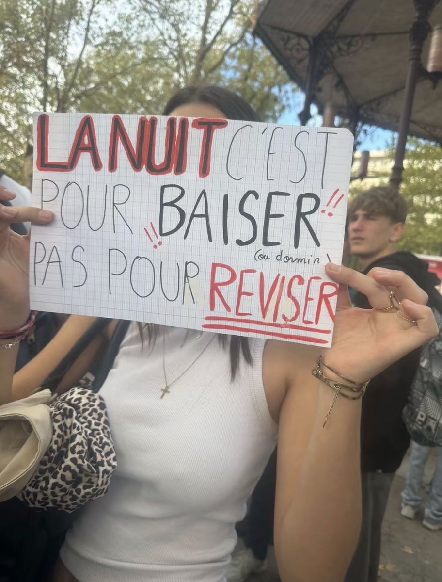 ww3lrn's tweet photo. la génération tasty crousty est vrmnt foire jsusi en fou rire https://t.co/vJJjYMyr9v