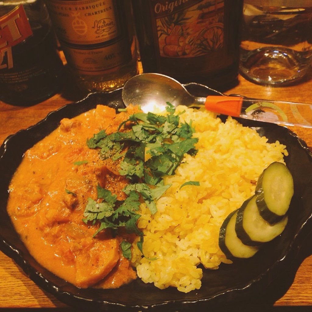amuless's tweet photo. ウェンズデー���イトAjitoやとります(^-^)/🍺
今のカレー☆豚ごぼうカレー/鯖レンコンのタイカレー☆
カレー2種類又は帯広風豚丼とのハーフ&amp;ハーフはディナーセットでもおすすめです＼(^-^)／
本日の選べる肴はスパイシーじゃこ天🐟
おおまさりもまだあります〜🥜♪
#中野坂上
#カレー
#BAR
#ディナー https://t.co/1KxIVMViVq