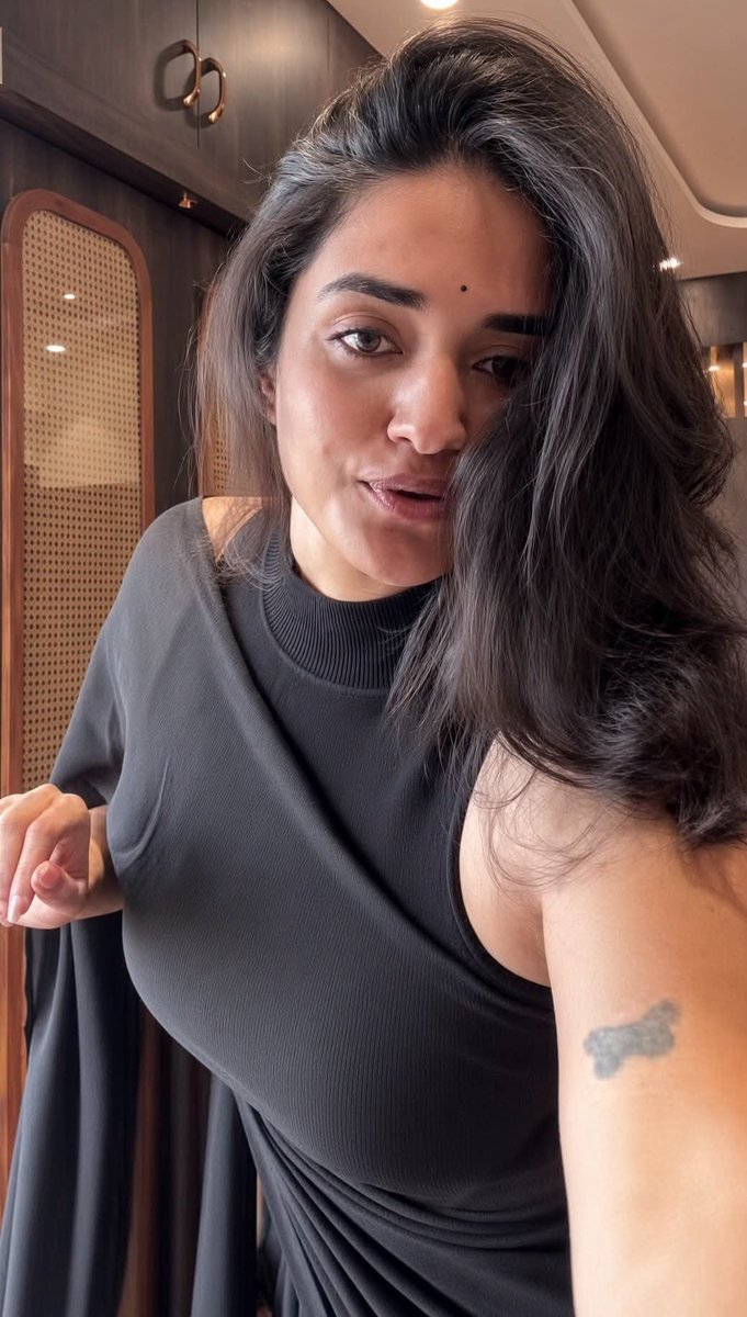 GodModeForNow's tweet photo. Something Biggg and special 😍❤️🥰🥵
#ShreyaVishakant 😍🥰🔥🥵🥵🥵 https://t.co/m6U7igy92n