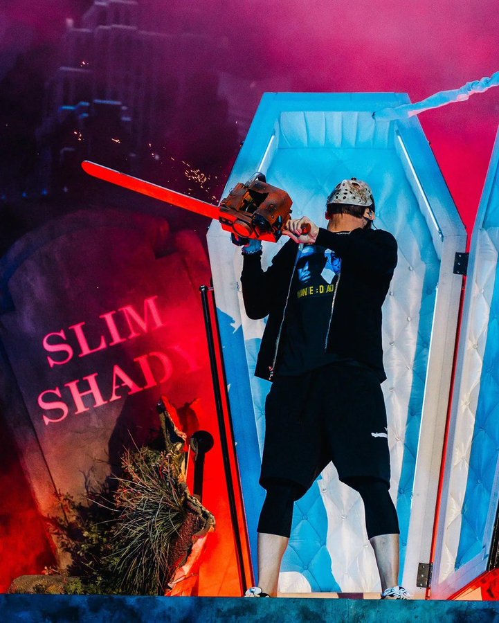 ShadyDCMiami's tweet photo. Happy Wednesday, STANS....Slim Shady Season starts tomorrow. Let's Go! https://t.co/chQNFNAN78