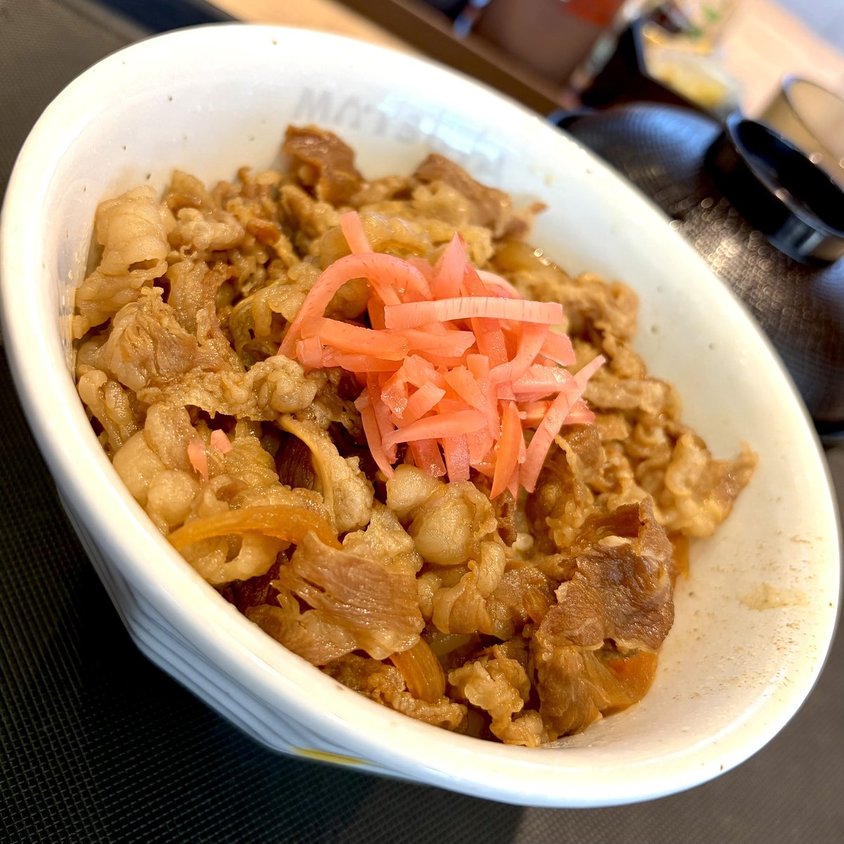 CruisingOcean's tweet photo. 9月も最終日(￣∇￣)
なんか9月もなんか小さく色々あったなぁ〜( ^ω^ )
ランチは定番の松屋さんで牛めし並み460円(税込)を(*´∀｀*)
今年も残すところ3ヶ月かぁ〜やりきりますよぉ〜テーマは『絆』『ワンチーム』『恩返し』かな(*^o^*)
All for happiness https://t.co/c0yw3Jrih6