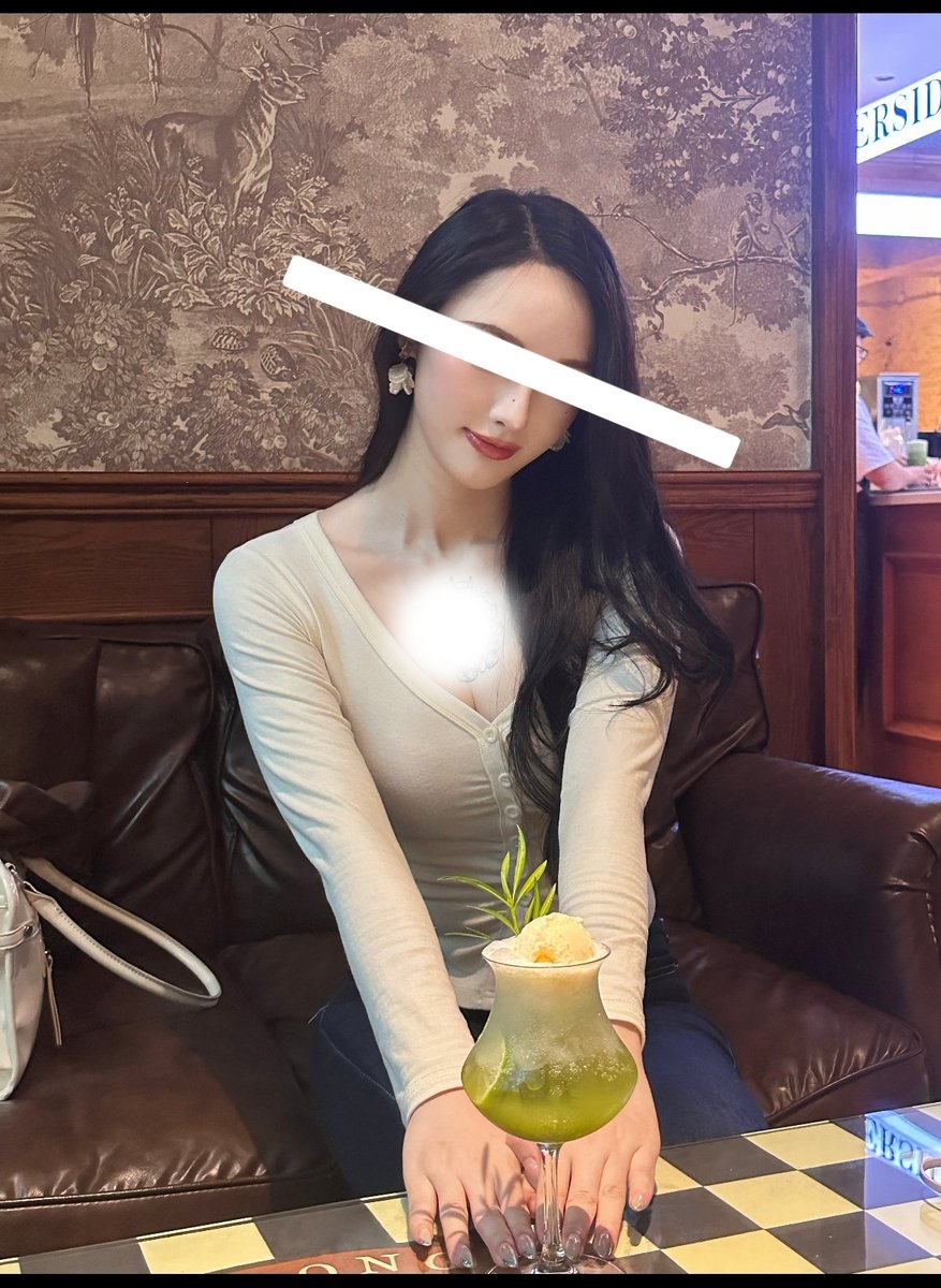 1599180941Pure's tweet photo. 167 55kg顶美 调教好了  国庆有没有可以活动的单男  招三个 要求∶185体育生  高壮男  有腹肌最好  私信发介绍发武器照  地点长沙或者岳阳 #长沙 #淫妻 https://t.co/Q87PQLzfau