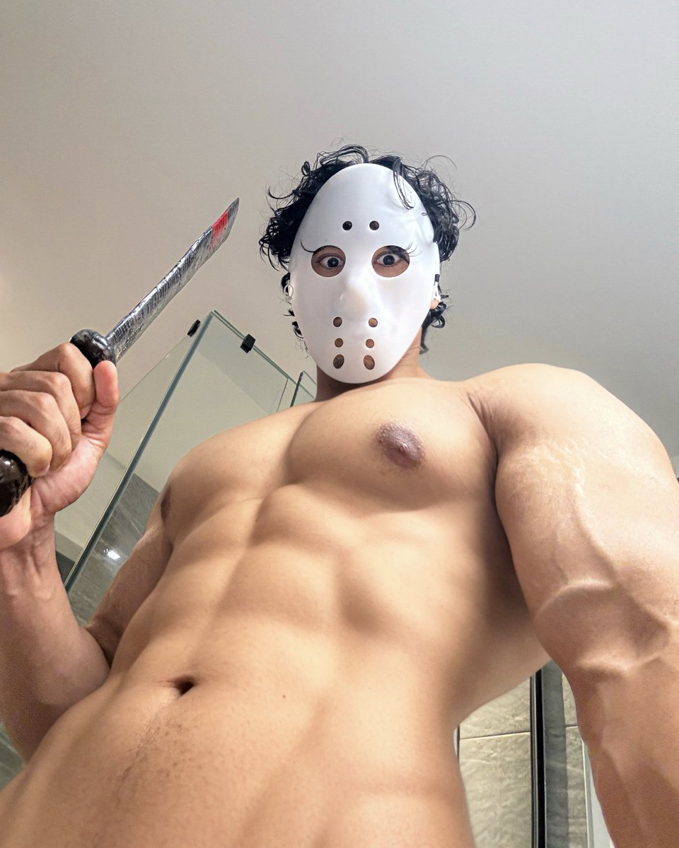 brownboyfitnz's tweet photo. Halloween is next month now 🎃 who’s ready for it https://t.co/pgEC6Cm3WG