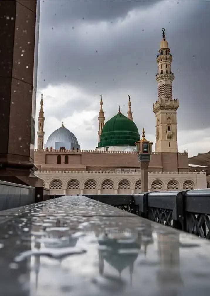 AYESHA_KHR_2's tweet photo. واہ کیا جود و کرم ہے شہِ بطحا تیرا
نہیں سنتا ہی نہیں مانگنے والا تیرا 🥺 https://t.co/jFkMAv3yCg