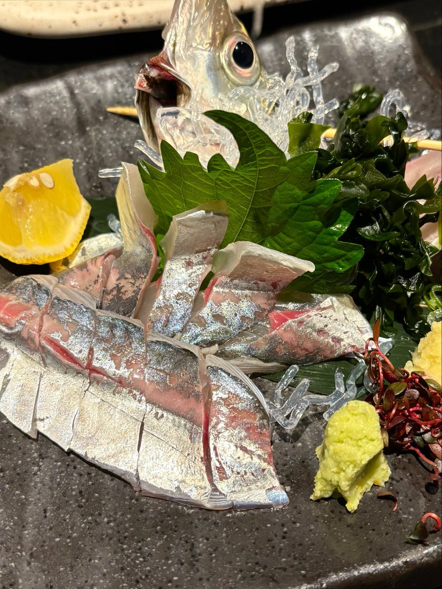 UtaSakuraba's tweet photo. 今日はお寿司屋さん連れてってもろた
毎日美味しいものいっぱい食べて幸せ😳 https://t.co/NUiBMo87wT