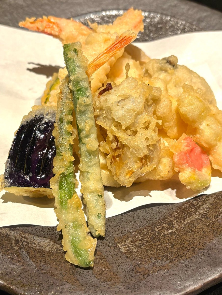 UtaSakuraba's tweet photo. 今日はお寿司屋さん連れてってもろた
毎日美味しいものいっぱい食べて幸せ😳 https://t.co/NUiBMo87wT
