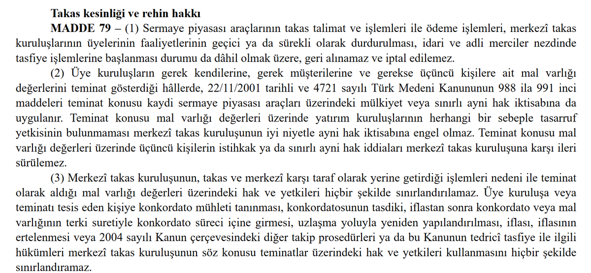 albertoluis2025's tweet photo. Evet arkadaşlar, dün bahsettiğimiz değişiklik benim hesabıma da yansımış. TP2 ve THF'de, birini 15 Eylül'de diğerini 16 Eylül sabah 09:00–10:00 civarında sattığım ve PBLK'ya alınarak aracı kurum hesabımda blokeli tutar şeklinde görünen bakiyeler kaldırılmış. THF'de 2,70 TL olan  işlem fiyatım yerine 0,7681 TL üzerinden hesaplanan katılma payı değeri fon kısmında gösterilmeye başlanmış.

Oysa A/6 kapsamında gerçekleştirilemeyen iade talimatlarından doğan tutarlar fon borcu olarak tahakkuk ediyor ve tasfiyede yaratılan nakitten öncelikli ödeniyor. 

Bizim fiyatımız ve buna bağlı alacak tutarımız oluşmuş durumda. Umarım bu yalnızca konuştuğumuz operasyonel gösterim değişikliğidir.

SPKn m.79/1'deki takas kesinliği hükmü son derece açık; kanun, tasfiye işlemlerine başlanması durumunda dahi takas talimat ve işlemleri ile ödeme işlemlerinin geri alınamayacağını ve iptal edilemeyeceğini söylüyor. 

Kaldı ki bizim emirlerimiz temerrüt açıklanmadan ve tasfiye kararı alınmadan önce, yürürlükteki mevzuata güvenilerek verilmiş emirlerdir.

Umarım hukuki güvenliği ciddi şekilde zedeleyecek böyle bir düzenlemeye gidilmez. #THF #TP2 #TERA