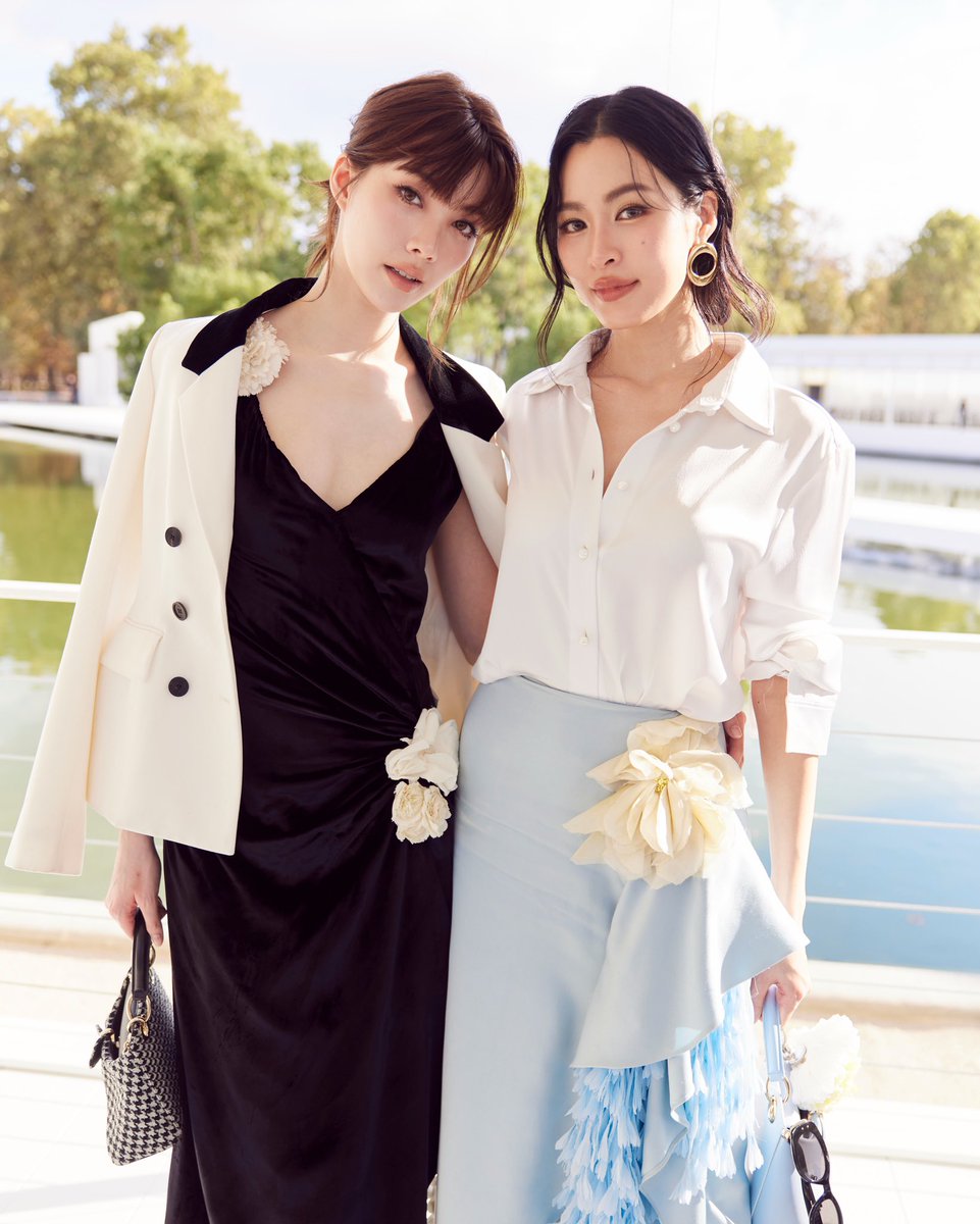 LingOrm_BH's tweet photo. Dior glamour with a little touch of love! 🖤🤍🥰

📍มามุงค้าบบบแม่📍
Cr. ig : orm.kornnaphat 

LINGORM BA DIOR AT PFW 
#DiorSummer27xLingOrm
#LinglingKwong #OrmKornnaphat 
#LingOrm #Dior #DiorSummer27 #PFW https://t.co/Q5cd2vrQA5
