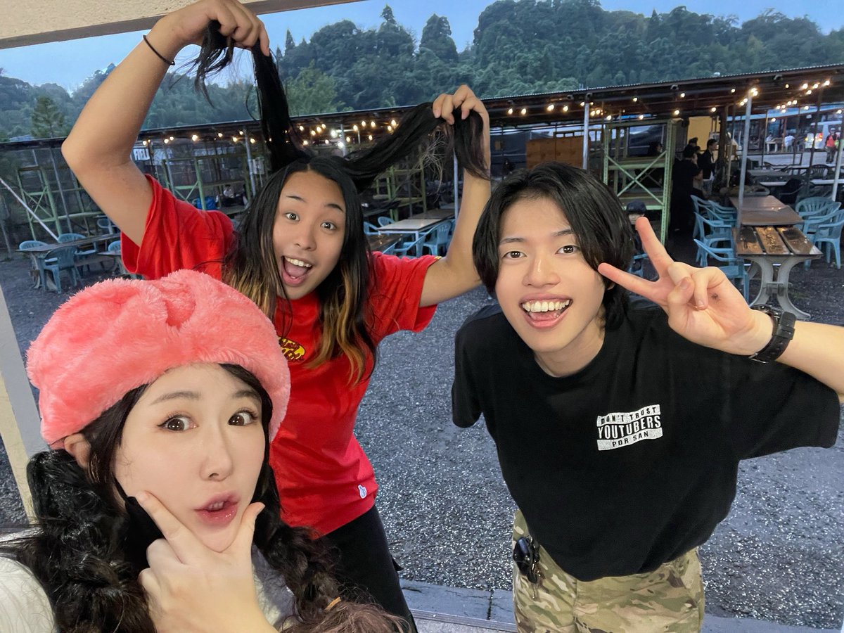Piccholina's tweet photo. #ジュニアガン #秋祭り
イベントゲストMC担当しました🎤✨

当日はなんと300人超え！！😳
遊びに来てくださった皆さんありがとうございましたー！！

ゲストのニューポテトパーティのお二人と📸🥔めちゃくちゃ楽しかった🫶！！

次回 ジュニアガン撃ち納めは
12/20(日) @ メットユニオン
ゲストはオキサバさん！！
私もMCで参加しますーー🎤✨