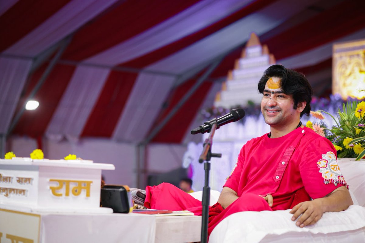 bageshwardham's tweet photo. लुधियाना (पंजाब) में आयोजित श्रीहनुमंत कथा के पंचम दिवस की अविरल छवि… https://t.co/QCwx66vmS8