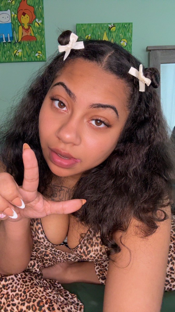 SolesByDiosa's tweet photo. Let me take advantage of that wallet loser 😈🥴 https://t.co/PFGZQIjoud