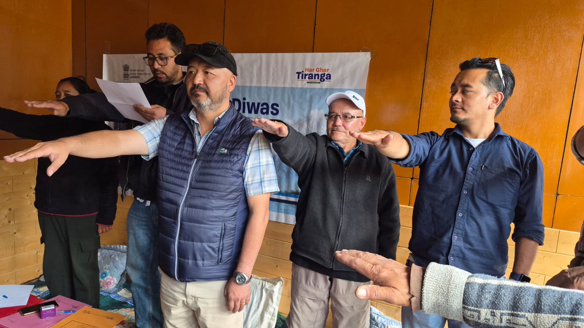 ice_leh's tweet photo. Jal Arpan Diwas celebrated successfully at Fotoksar (13,700 ft), a remote high-mountain village in Ladakh. PHED Exn explained the core agenda during MoU exchange and assured continued support for major expenses. The community expressed delight at the commitment.
#JalArpanDiwas https://t.co/bcXB1w7Lmp