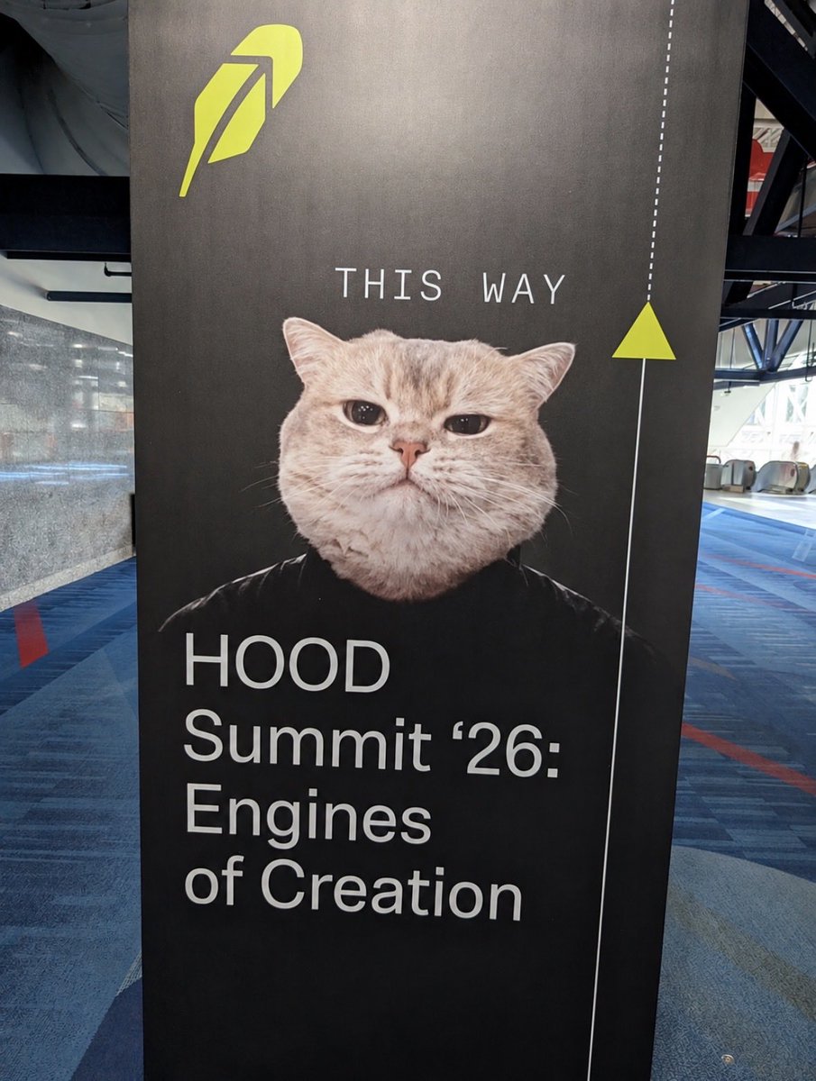 Vraxrh's tweet photo. HOOD Summit Day 2. Commander-in-Chief $VRAX is ready. 🫡 @vladtenev @RobinhoodApp https://t.co/5v3Bq858yb