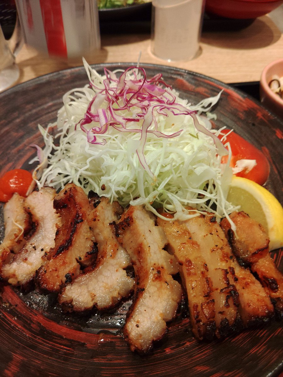 IzutaniM's tweet photo. 息子の嫁が海外出張から今帰宅ーーー子守りの「同士」と祝杯wwwーーー幼稚園→スイミング→テニス・レッスンーーータクシーでーーー二人ともクタクターーー明日も来るけどーーーかなり楽ーーー明日からジムーーーyoutubeでも聴きながらいつもの有酸素運動ーーー https://t.co/mQAxFCxHBO