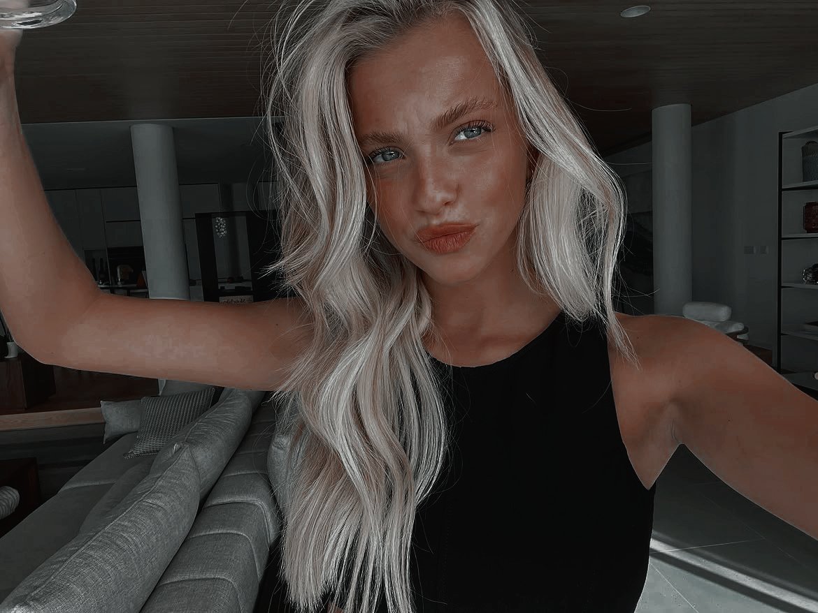 HCZRTINMXTIVN's tweet photo. ㅤ
ㅤ
ㅤㅤ♡    🗨    ⌲ㅤㅤ   ∘ ∘ ㅤㅤㅤㅤ
ㅤㅤ○  liked  by  𝟗𝟓  and  𝐨𝐭𝐡𝐞𝐫𝐬
ㅤㅤ𝘇𝗶𝘇𝗶𝗴𝗺𝗿𝘀   ☕☕☕
ㅤㅤsee  the  𝟐𝟕  comments.
ㅤㅤ𝟐  hours  ago.
ㅤ
ㅤ https://t.co/CPSSik3NXH