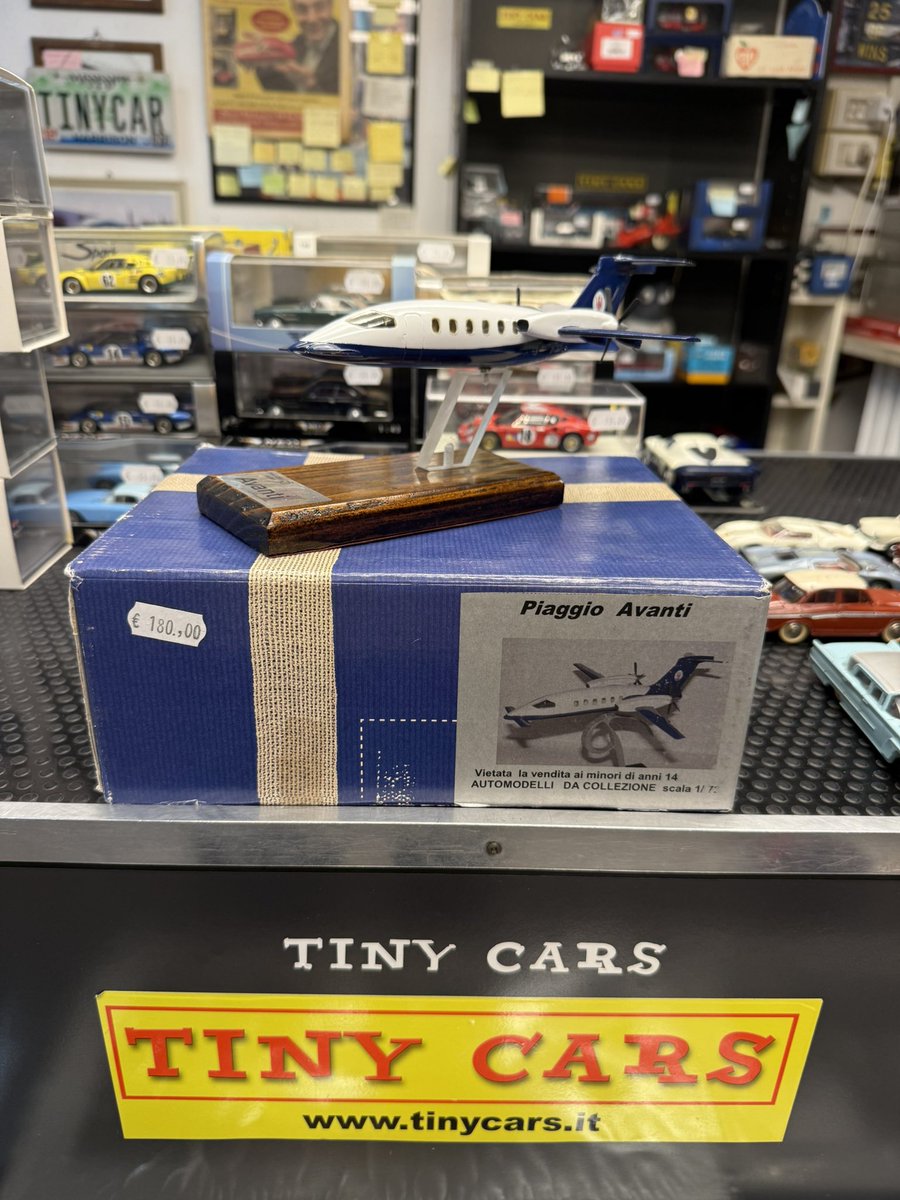 cars_tiny's tweet photo. Aeroplano Piaggio Aero Avanti Maserati scala 1:72 #tinycars #aereo #piaggio #aereo #model https://t.co/b9q6d3ufj4