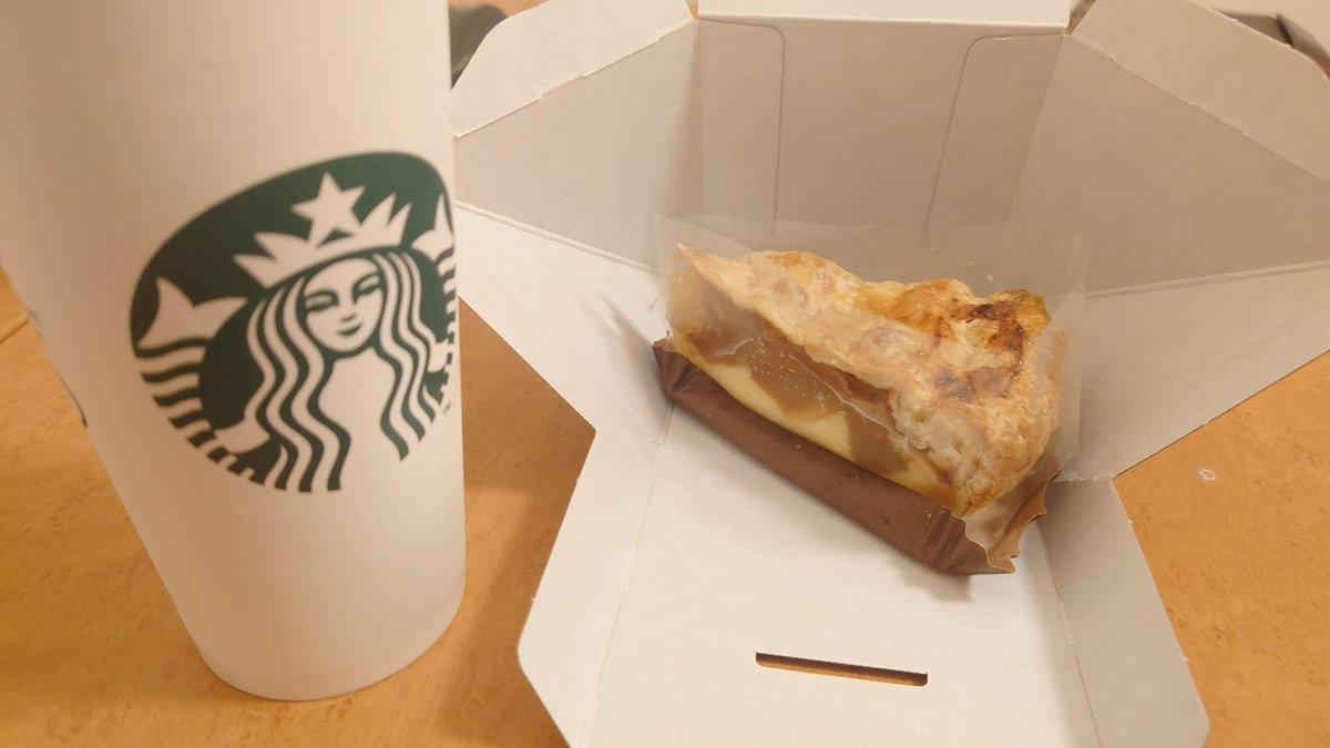 mm_blanc_alpha's tweet photo. 本日3度目のスタバ
お昼後の1杯
ドライブのお供のコーヒー
ワンモアコーヒー+アップルパイ https://t.co/MD9Vc0s4l0