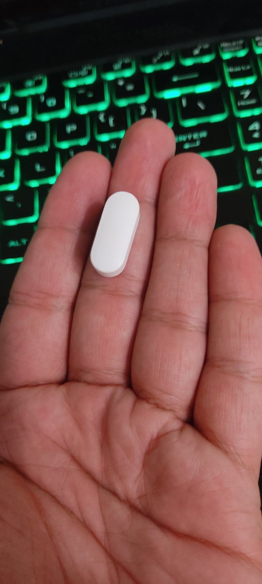 parsa_rmt's tweet photo. قرص magnesium plus واقعا اندازه شیافه.
نمیره پایین باید حتما دپ لیتر اب روش بخوری
وقتیم میره پایین حس خاکبرسی deepthroat بم دست میده،خب کسکشا کوچیک تر درستش میکردین https://t.co/jUgo3Fj6S7