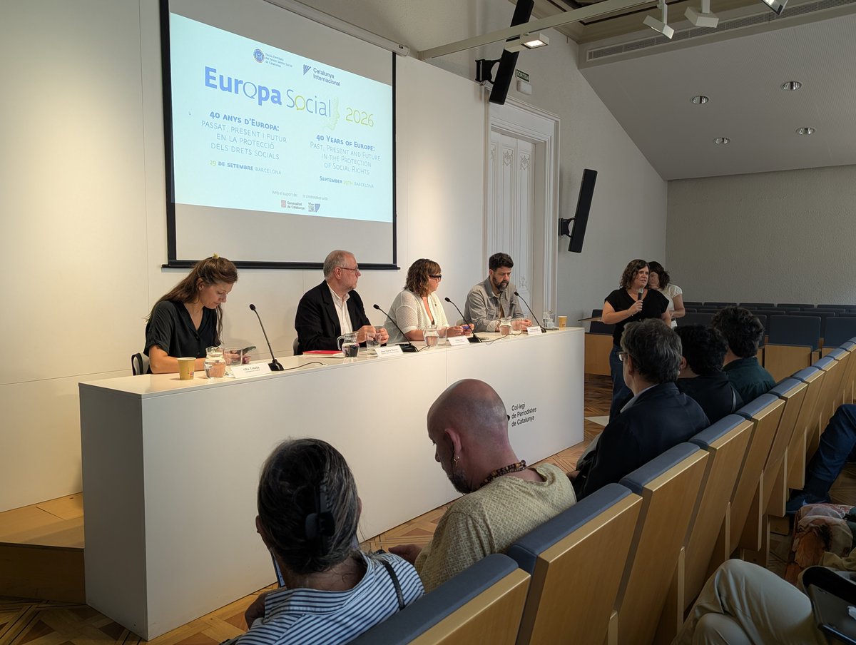 Taula3sector's tweet photo. @gautier_sabria @catesco @CreuRojaCAT @FEDAIA @fepa_18 @diba @fepccat @ecomdisca @FundacionCepaim @CatalunyaIntl @JordinaArnau @hubsocialbcn @AjuntamentSVH @AjPolinya @ajmontornes @ACMunicipis 🧷 Segona sessió: 'De les narratives al canvi social. Trobada entre mitjans de comunicació i entitats de la societat civil europea'.
🗞️🗣️ Barreres, reptes i oportunitats en la prevenció dels discursos d'odi i la promoció d'una narrativa basada en els drets humans. #EuropaSocial https://t.co/YwPmZN077V