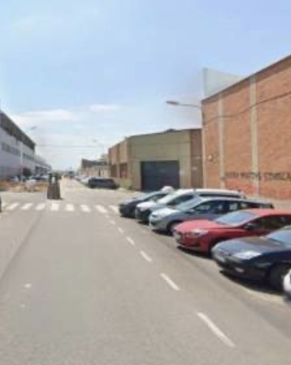 contrastado's tweet photo. 1 subsahariano y 1 surasiático golpean a una mujer,la violan salvajemente y la abandonan ensangrentada en un polígono de Sant Adrià de Besòs (Barcelona)
Los trabajadores de una empresa del polígono la recogieron semi desnuda y llamaron al 112
Está hospitalizada
…Hienas salvajes! https://t.co/y4HUJJWaX9
