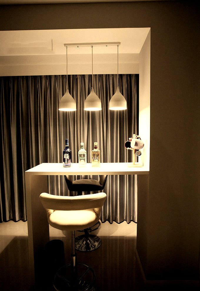 ricky_echo_90's tweet photo. The brilliant cut bar shines under the light, catching every eye with its precise, sharp edges. https://t.co/tff9EYttJP