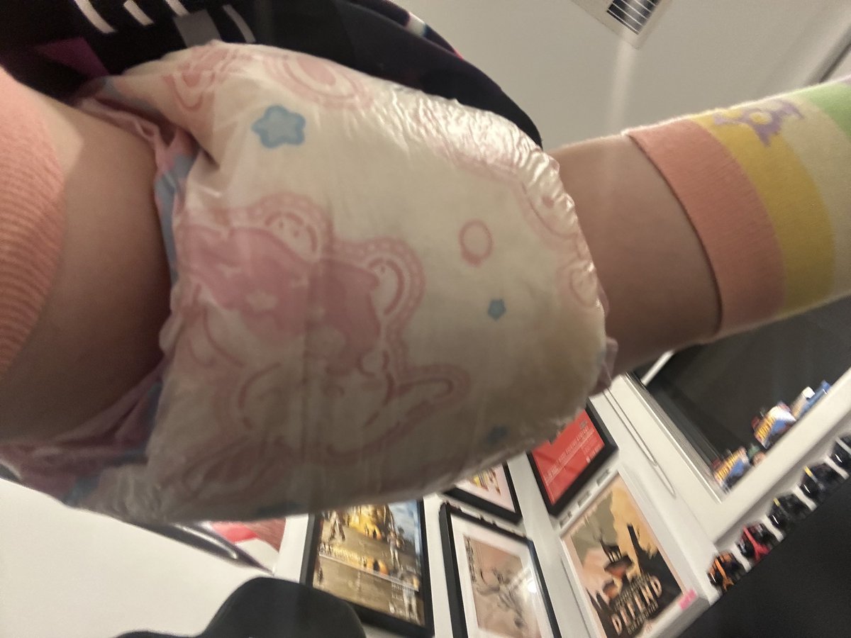 codypeesalot's tweet photo. And, the soggiest goes to…?
#abdl #soggy #diaper https://t.co/oIJNPqxz2M