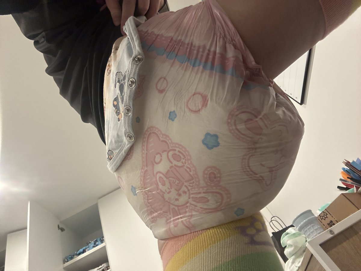 codypeesalot's tweet photo. And, the soggiest goes to…?
#abdl #soggy #diaper https://t.co/oIJNPqxz2M