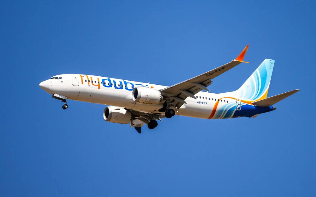 InfoResist's tweet photo. ЗМІ: Один із пілотів літака Flydubai намагався його захопити, щоб розбити

На борту були пілоти в цивільному одязі - саме вони, за даними телеканалу, втрутилися й не дали члену екіпажу повністю взяти контроль над літаком. https://t.co/dKtvsPQmoX https://t.co/fTTaAlWIzu