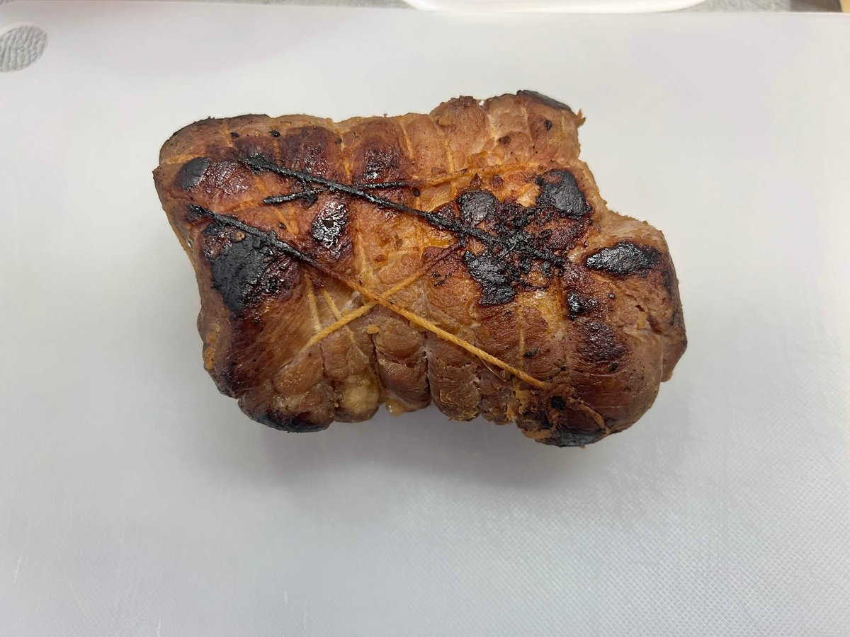 HanpenHunter's tweet photo. 焼き豚と焼き鶏作った、良い感じに甘くて美味しい https://t.co/q0gxk2oh1A