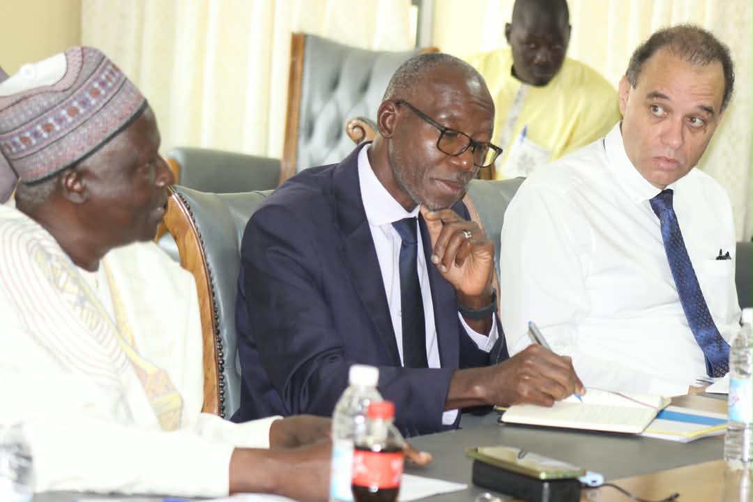 PNUDCameroun's tweet photo. 🇨🇲 UN RC/HC @IssaSanogoUN , @PNUDCameroun  @Chris_Charbon  met with Prof. Haman Djallo, #President of the Far North Regional Council, to advance dialogue on the region's development priorities.

Discussions focused on decentralization, local governance, economic transformation, agricultural value chains, stabilization efforts, climate resilience, and the empowerment of youth and women, while exploring synergies under the upcoming UNDP Country Programme 2027-2031.

 #LeaveNoOneBehind