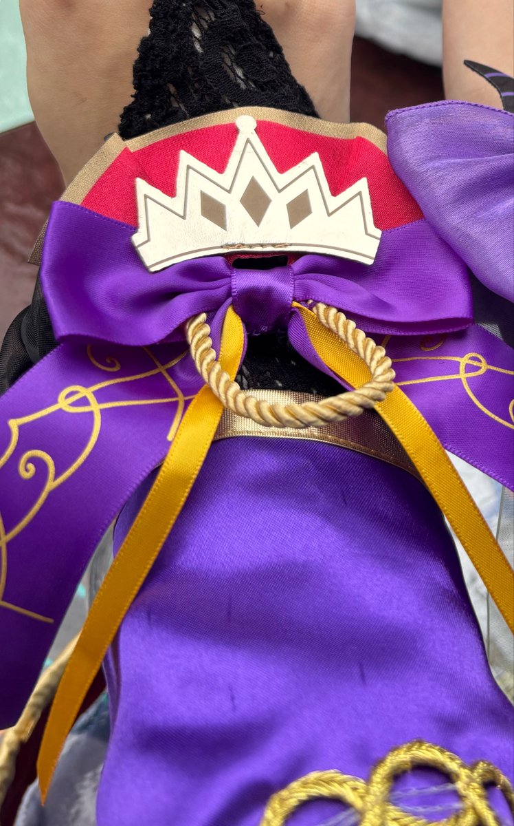 Rai_cos_sub's tweet photo. アウパしております！！
雨すぎて全然写真撮れなかったので10月はいっぱい撮ります！！！！(雨が降らなければ…)

↓これは買えて嬉しかった👑のシュシュと腕
 #Dハロ2026 https://t.co/KWgRMcYh63
