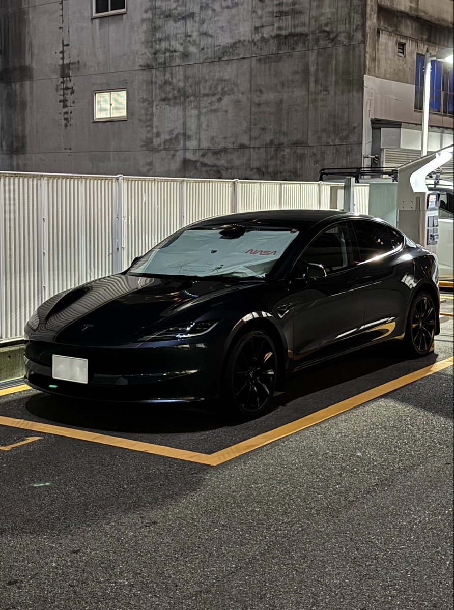 ts2024high's tweet photo. 駐車したらとりあえず振り返って愛車見る https://t.co/XKc7uP10P4