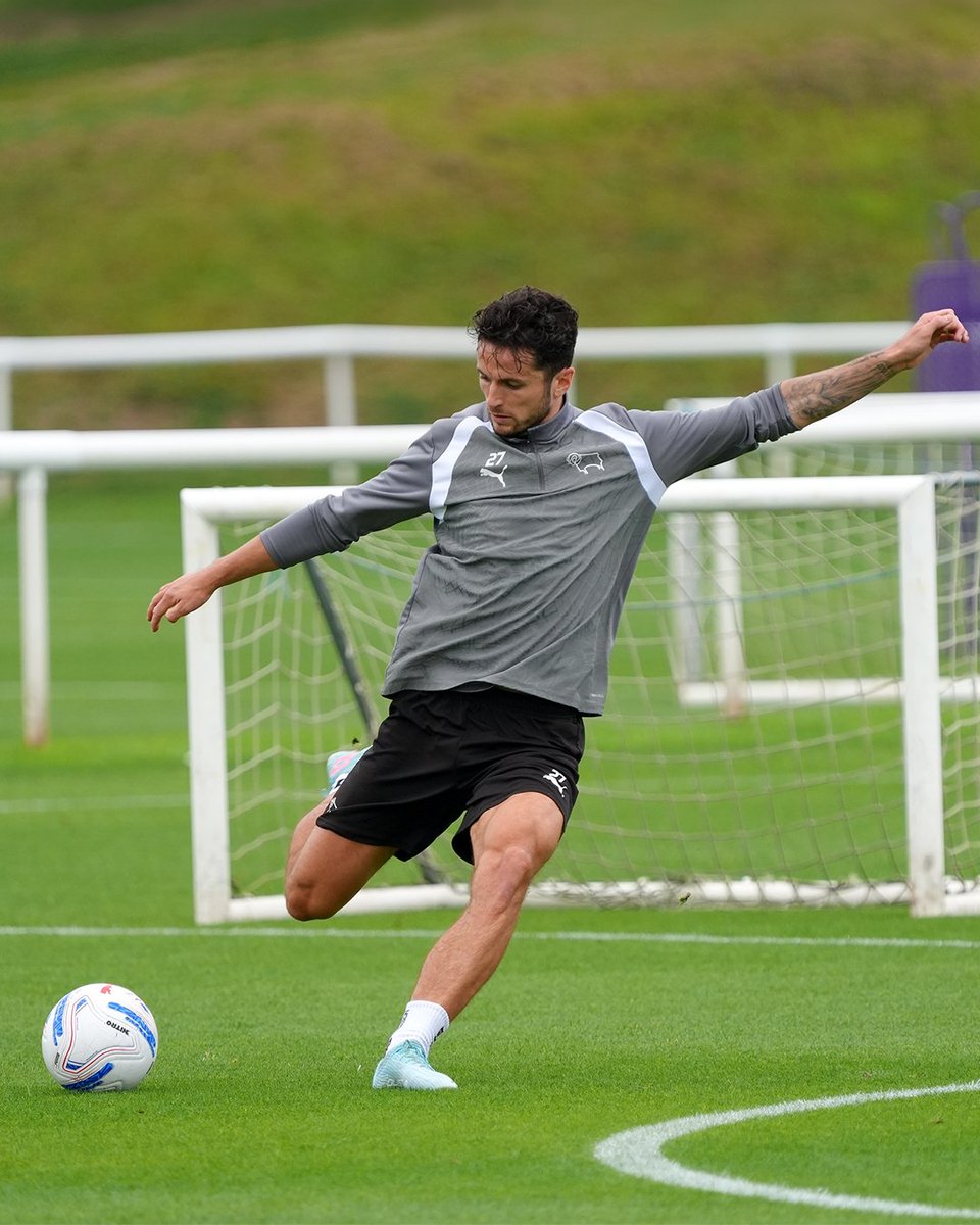 dcfcofficial's tweet photo. Midweek graft at Moor Farm. 📸💪 https://t.co/ljRQl2MOR5