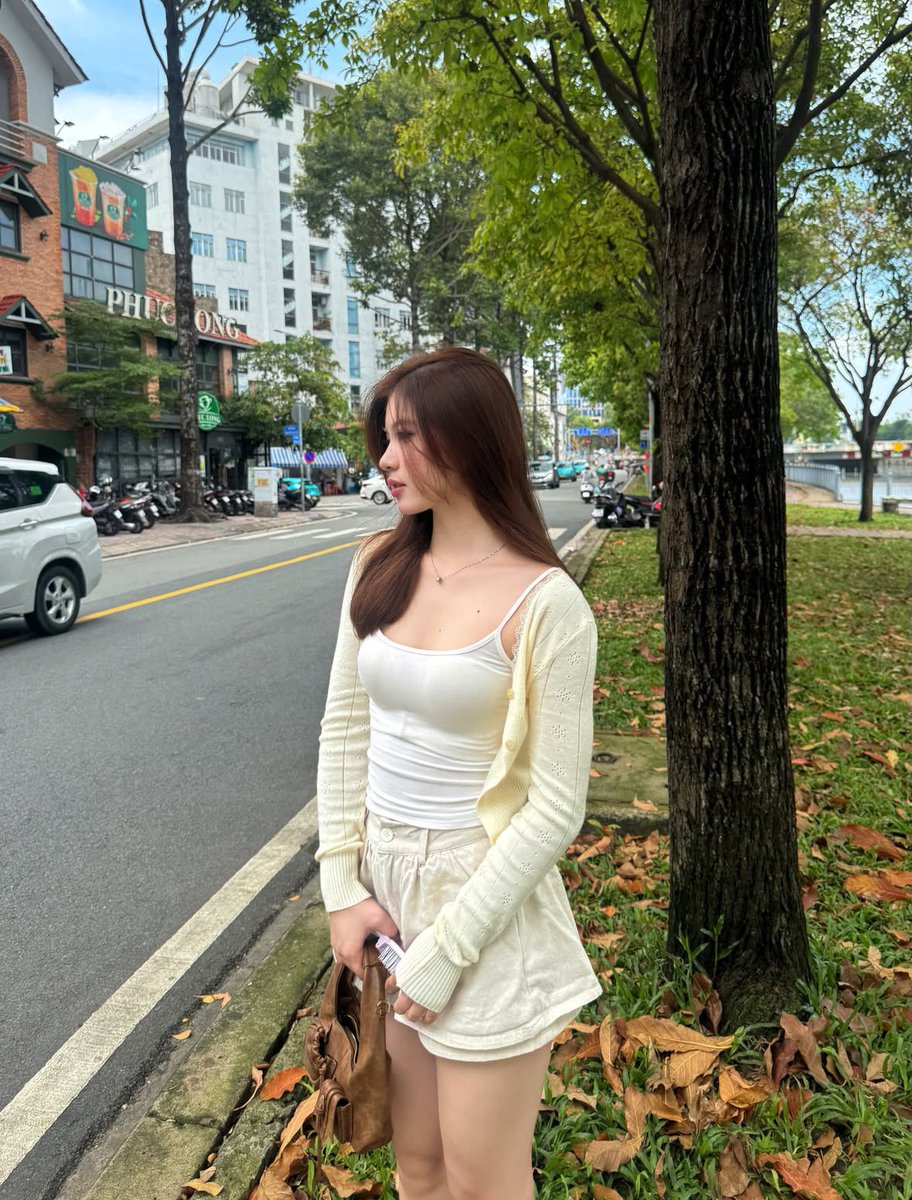 miakhoaidam's tweet photo. Mùa thu sài gòn https://t.co/wd66mh37iT