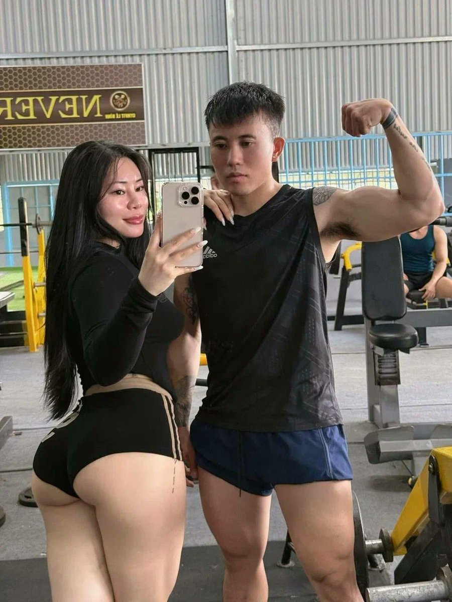 SuutamX's tweet photo. THANH NIÊN GẠ CÔ PT  MILK NGUYỄN CHAT SÉC PHÍ TRÊN TRỜI (20 củ)🤤👇 https://t.co/lyvFsMFfYu