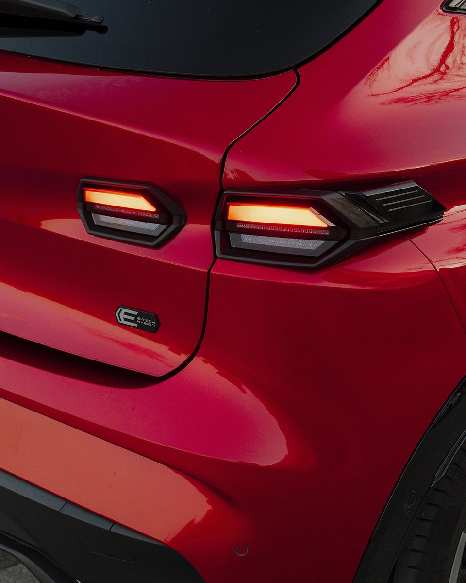 AUTOSAE's tweet photo. cada detalle cuenta cuando la ciudad nunca se detiene. 🌃

y todos estos detalles están esperándote en Renault
Autosae. ven y descubre #Renault #Clio #fullhybrid
#etech ✅

Modelo disponible en nuestras instalaciones de Pinto,
Parla, Aranjuez y Móstoles. https://t.co/m85cWqGUzQ