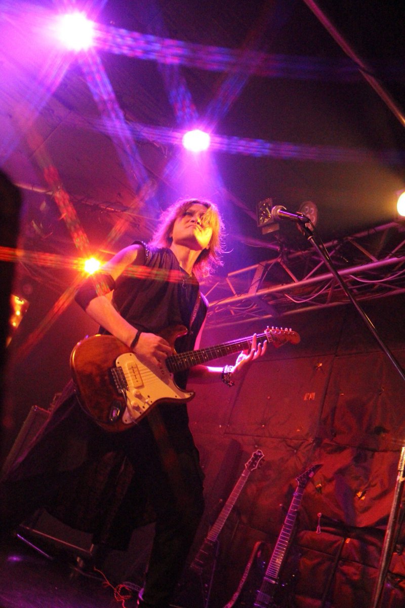 HRYK_Thrasher's tweet photo. 2026/09/26 吉祥寺クレッシェンド
LUNA PARK 5th anniv. GIG
PARK OF CHAOS

使用機材紹介②
Navigator N-ST SGZ Custom -KIKUMARU-
自分の中で一つの基準となっているギターです。大分フレットは擦り減っていますが、長年の我が愛刀、全幅の信頼を置いてステージに立っています🖖

📷@SARAphotograph3 https://t.co/eueVaIUPil