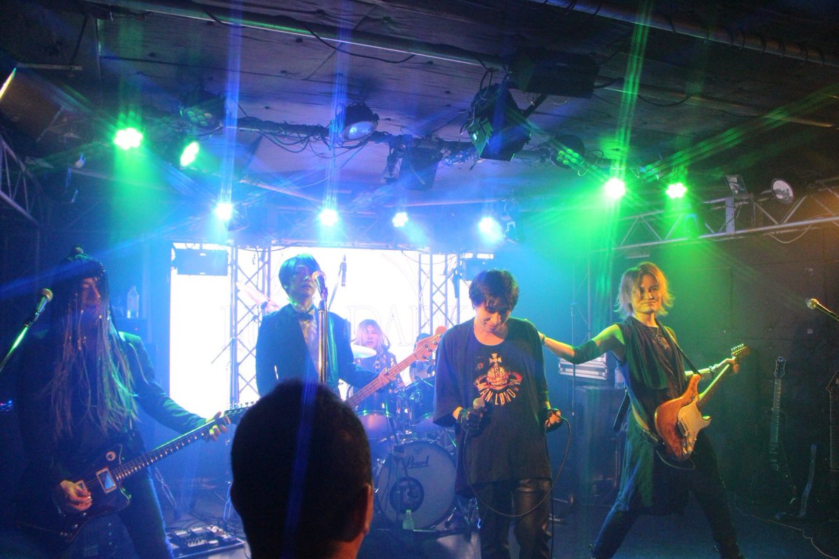 HRYK_Thrasher's tweet photo. 2026/09/26 吉祥寺クレッシェンド
LUNA PARK 5th anniv. GIG
PARK OF CHAOS

使用機材紹介②
Navigator N-ST SGZ Custom -KIKUMARU-
自分の中で一つの基準となっているギターです。大分フレットは擦り減っていますが、長年の我が愛刀、全幅の信頼を置いてステージに立っています🖖

📷@SARAphotograph3 https://t.co/eueVaIUPil
