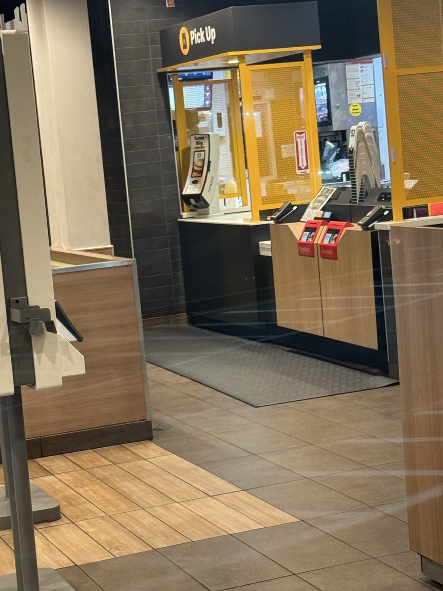 NicoleJames554's tweet photo. Is that 🙃 my breakfast sandwich 😉 that I see up there ??

🥹🤭🤫 https://t.co/BBTB42Etmr
