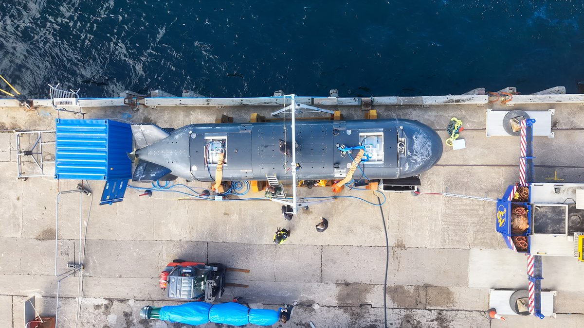 RoyalNavy's tweet photo. For the first time a Royal Navy robot submarine has successfully fired a torpedo in a milestone trial pushing the boundaries of undersea warfare.

Read more: https://t.co/AAZ4ZTuCam https://t.co/QhPuAOhA96