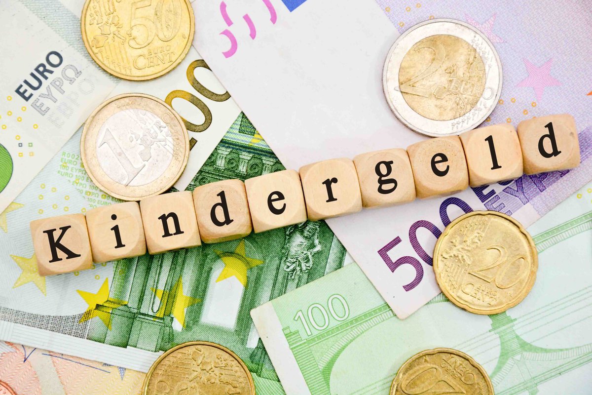 bfh_bund's tweet photo. Kindergeld:
Vorrangig berechtigter Elternteil bei über Besuchszwecke hinausgehendem
Aufenthalt des Kindes in den Haushalten beider Eltern
https://t.co/7VCKFhyeCV https://t.co/E1q5IbW1A9