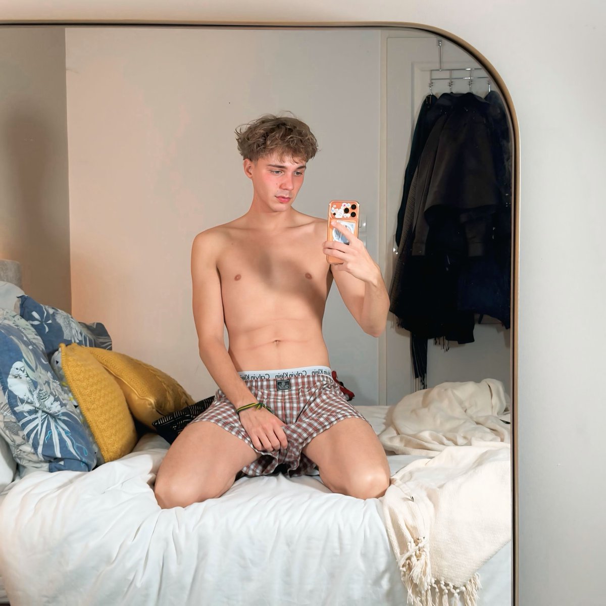 yourmaster_0's tweet photo. ♻️RT GAME♻️

$5/$5/$5 💸
6 COMMENTS MAX 
30 MINS👈🏻
Footsub atm at my service make him pay💰 https://t.co/QKtvWMq7iv