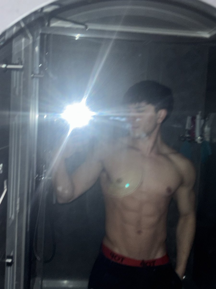 lgnacl0_'s tweet photo. https://t.co/EKnxTUASAl
☝🏻Original para que no compren contenido a cuentas falsas https://t.co/XDEPxAImFz