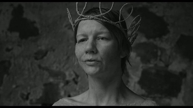 FrameLore's tweet photo. Sandra Hüller is easily the best thing about Rose .

The film has a great idea but sometimes it tells us the story instead of letting us experience it ...

🎬 Rose (2026)
Markus Schleinzer

#Rose #SandraHuller #Cinema https://t.co/5o0JNMlm98