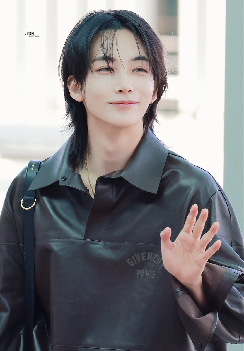 _Jokki_1004's tweet photo. 260930 ICN 
 
#정한 #세븐틴 #JEONGHAN #SEVENTEEN #ジョンハン https://t.co/cGt5vdjn85