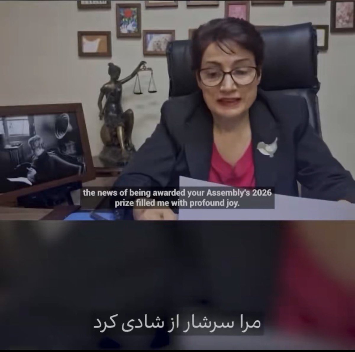 soheili84's tweet photo. نخواستم با انگلیسیِ گوشخراش و درب داغونش اذیتتون کنم ولی اگر فکر کردین حتی یک کلمه درباره کشتار خونین دیماه حرف زد، سخت در اشتباهید.
امروز یا کنار آخوند ایستاده‌اید یا کنار مردم و شاه‌،
دوران وسط‌بازی تمام شد.

بچه‌های توییتر دکترای مادرجنده‌شناسی دارن، وقتی چیزی میگن، باور کنید https://t.co/S36v7OjN7l
