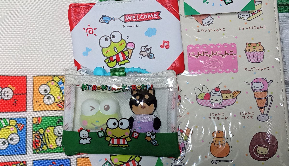 dolce1147's tweet photo. 久しぶりにサンキューマートへ

大好きなけろっぴ、にゃんにゃんにゃんこのグッズがたくさんあってつい

特にこのけろっぴのポーチ！
シルバニアやぷちともが入れられる〜！
家に帰ってから持ち歩き用、予備、保存用と3つ買えば良かったと後悔

サンキューマート店舗増えますように。めったに行けない https://t.co/OSr2cei2sf